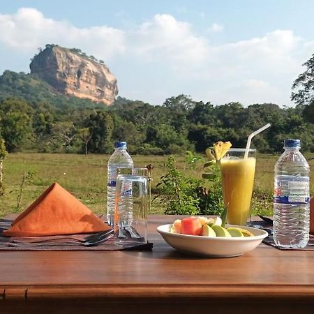 Sigiri Close-Up View Guest Sigiriya Eksteriør billede